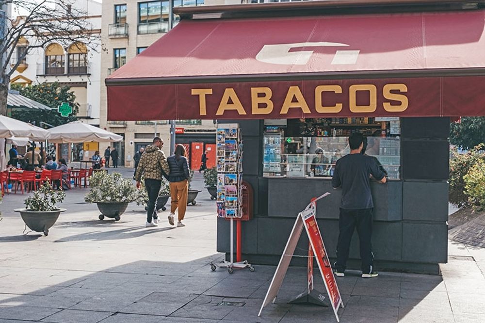 Trots halverad tobakskonsumtion i Spanien har skatteint&auml;kterna fr&aring;n tobaksf&ouml;rs&auml;ljningen f&ouml;rdubblats under de senaste 25 &aring;ren.