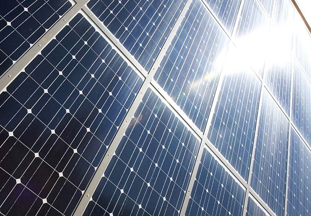 Den nya spanska skatten p&aring; egenproducerad solenergi &auml;r starkt ifr&aring;gasatt. Foto: Mike Baker/flickr