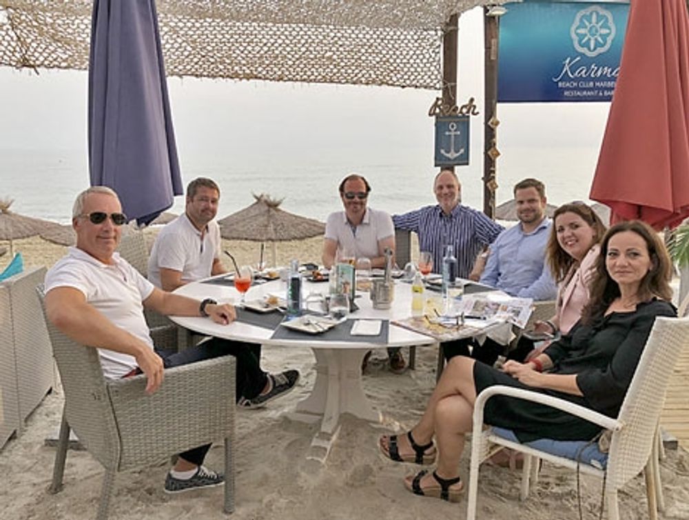 Handelskammarens f&ouml;rsta sammankomst efter sommaruppeh&aring;llet h&ouml;lls p&aring; Karma Beach, i Marbella.