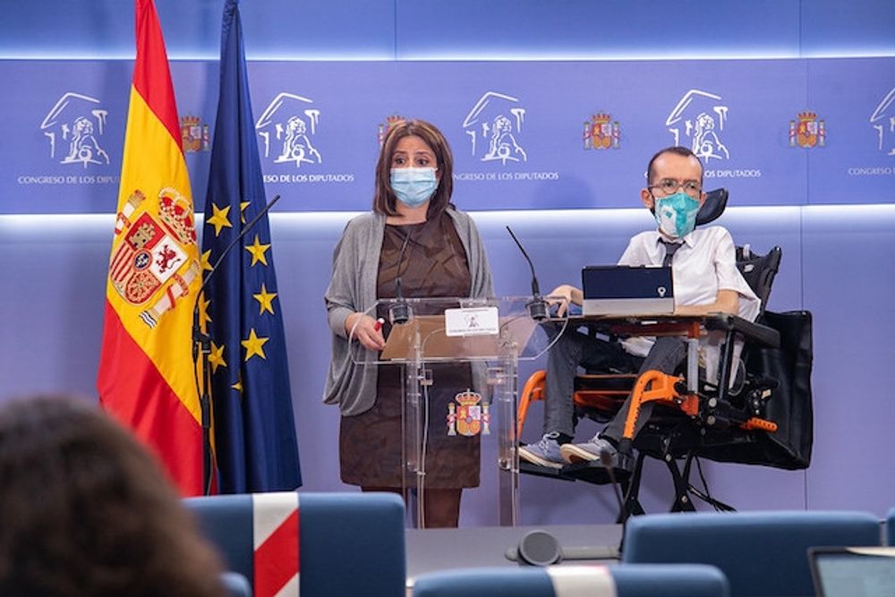Talesm&auml;nnen f&ouml;r PSOE, Adriana Lastra, och Unidas Podemos, Pablo Echenique. Foto: PSOE