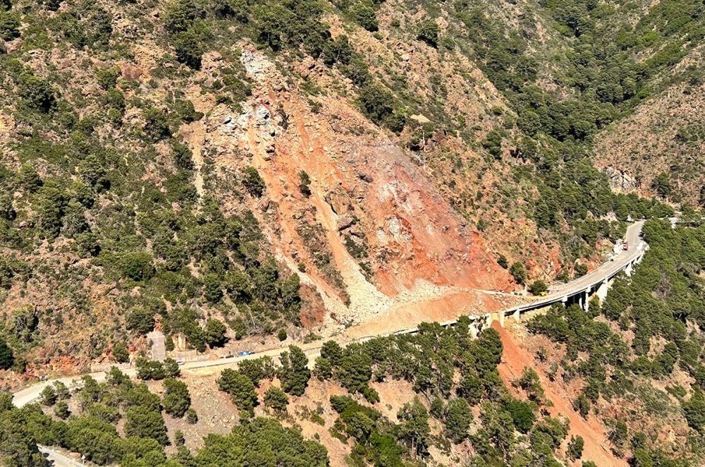 Reparationerna av Rondav&auml;gen har p&aring;g&aring;tt sedan den 8 mars. Foto: Roger Gudmunds&auml;ter/Heliair Marbella