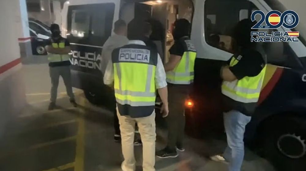 Polisen har sl&auml;ppt bilder p&aring; gripandet av de misst&auml;nkta v&aring;ldsm&auml;nnen. Foto: Polic&iacute;a Nacional