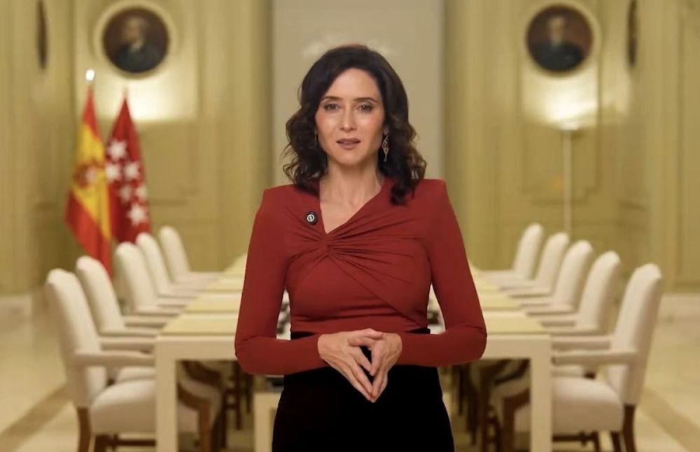 Isabel D&iacute;az Ayuso talade via videokonferens vid galan p&aring; Trumps privata residens Mar-a-Lago. Foto: Comunidad de Madrid