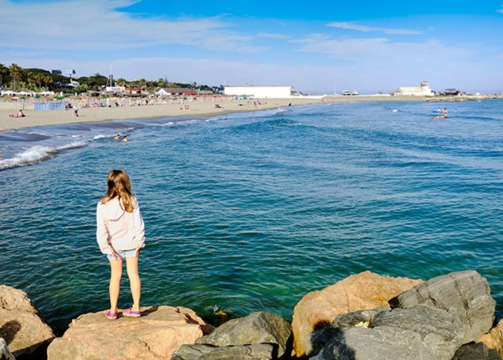 Vid str&auml;nder som Cabopino i Marbella finns redan v&aring;gbrytare, men milj&ouml;organisationer varnar f&ouml;r konsekvenserna av dess bruk.