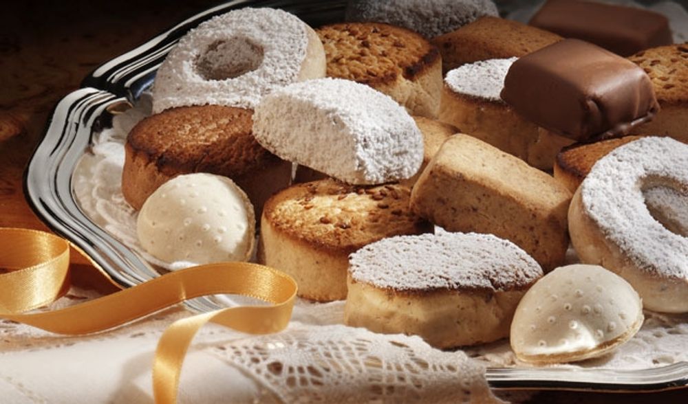 Spanska julbord varierar betydligt mer &auml;n i Sverige, men det typiska julgodiset best&aring;ende av "turr&oacute;n" och "polvorones" f&aring;r ej saknas.