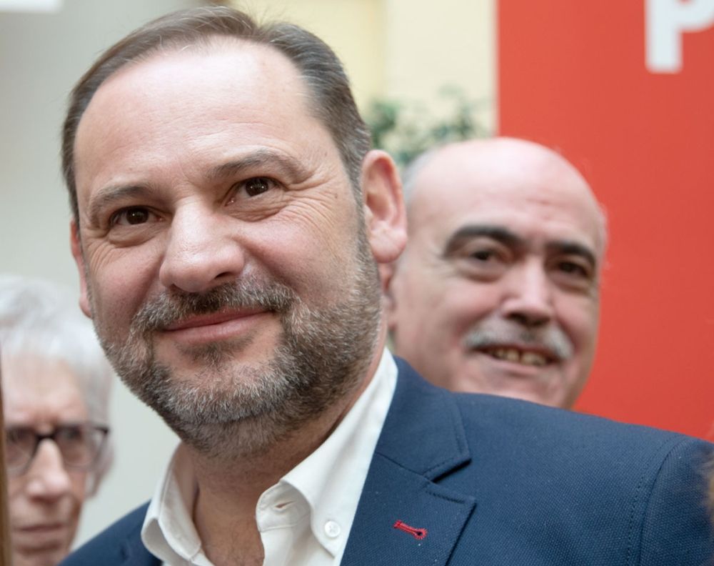 Risken f&ouml;r h&auml;ktningsbeslut mot b&aring;de &Aacute;balos (bilden) och Garc&iacute;a ans&aring;gs stor, mot bakgrund av straffyrkanden p&aring; upp till 30 &aring;rs f&auml;ngelse f&ouml;r korruptionsbrott. Foto: PSOE
