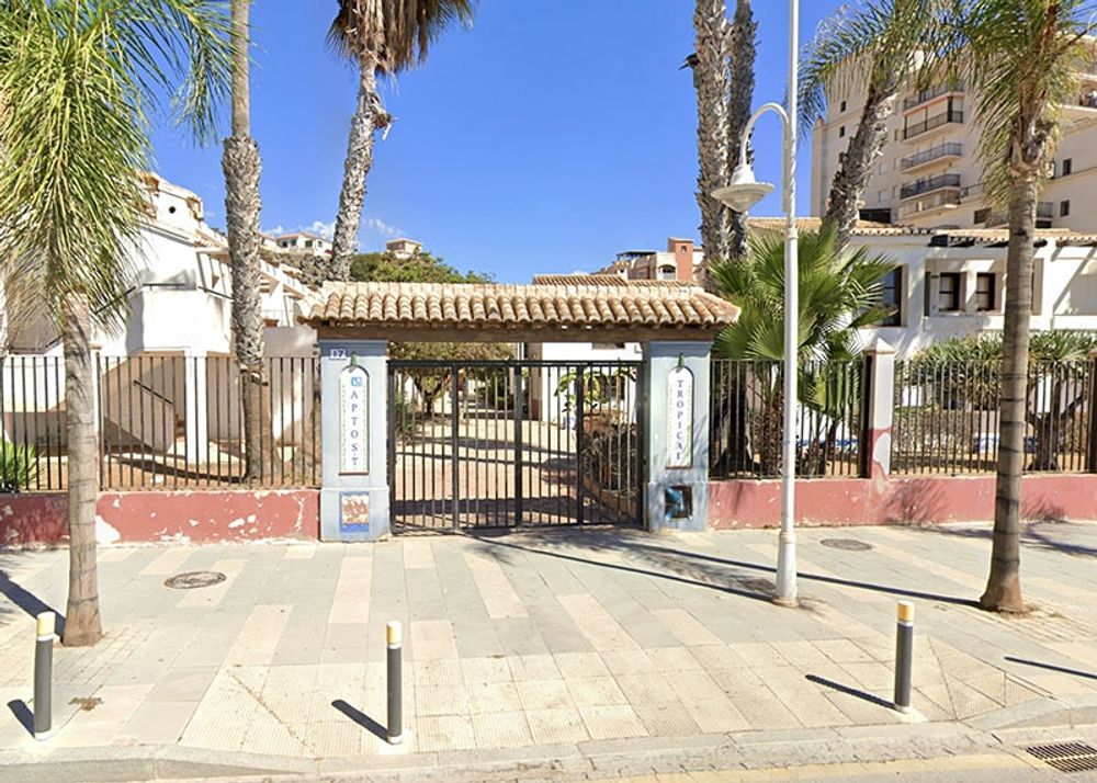 Anl&auml;ggningen vid San Crist&oacute;bal-stranden har st&aring;tt oanv&auml;nd i &aring;tta &aring;r och fastigheten g&aring;r inte att r&auml;dda. Foto: Google Maps