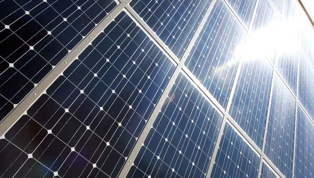 Trots massiv kritik har regeringen antagit reformen som beskattar egenproducerad energi. Foto: Foto Mike Baker/flickr.