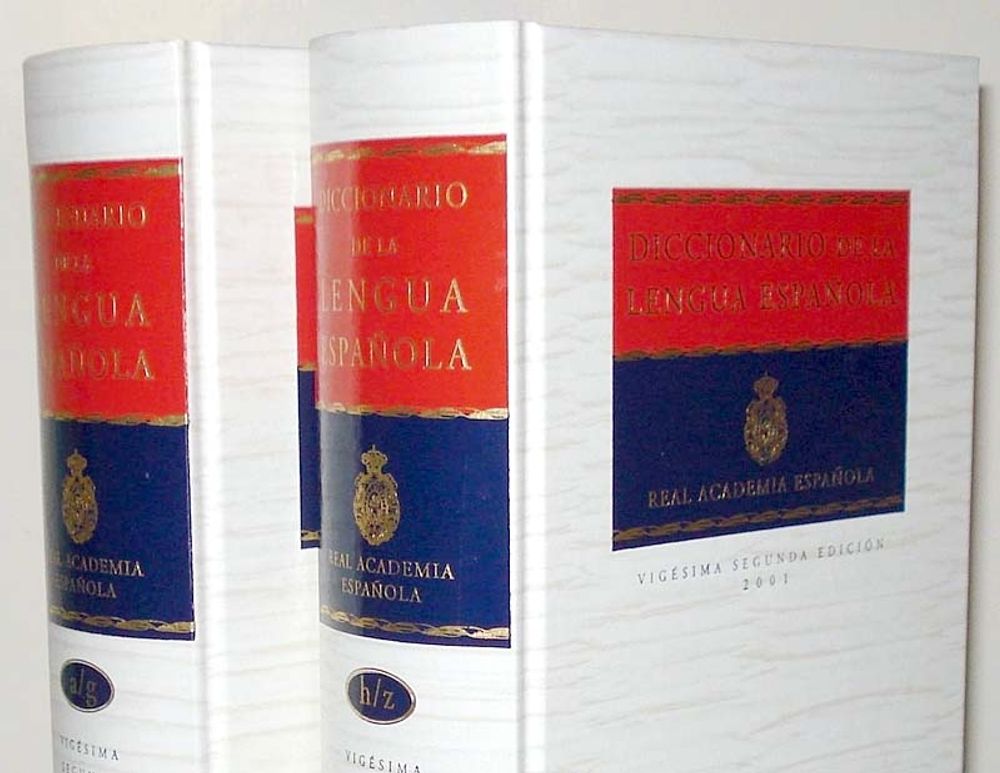 Den senaste versionen av spanska akademiska ordboken DRAE &auml;r fr&aring;n 2001.