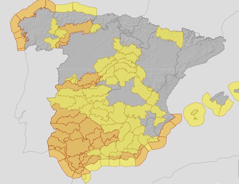 &Ouml;ver ett dussin regioner befinner sig i beredskapsl&auml;ge, d&auml;r Andalusien och Kastilien och Le&oacute;n har utf&auml;rdat orange varning f&ouml;r l&ouml;rdagen och s&ouml;ndagen. Karta: Aemet