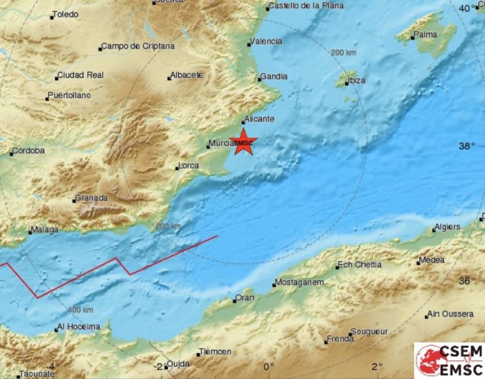 De tv&aring; skalven hade sitt center vid kusten i h&ouml;jd med Torrevieja. Karta: EMSC