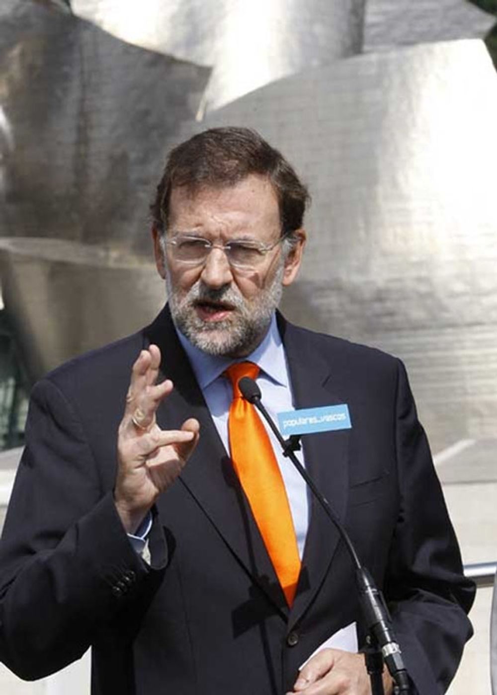 Regeringschefen Mariano Rajoy kallar hem sin egen tidigare reform och bed&ouml;mer beslutet som "vettigt".
