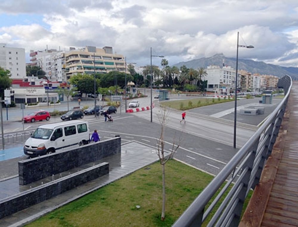 Mannen hade f&ouml;rts till polishuset i San Pedro Alc&aacute;ntara efter att han och hans tv&aring; medresen&auml;rer agerat misst&auml;nksamt i en poliskontroll.