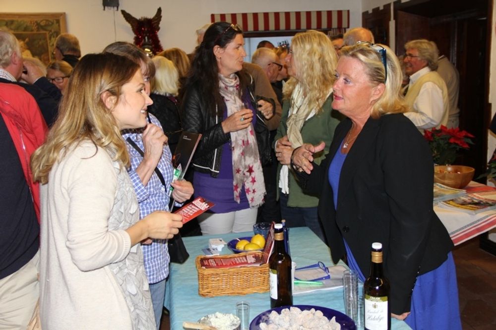 Rose-Marie Wiberg p&aring; Iniciativa marknadsf&ouml;rde b&aring;de sitt eventf&ouml;retag och restaurang Garums julbord.