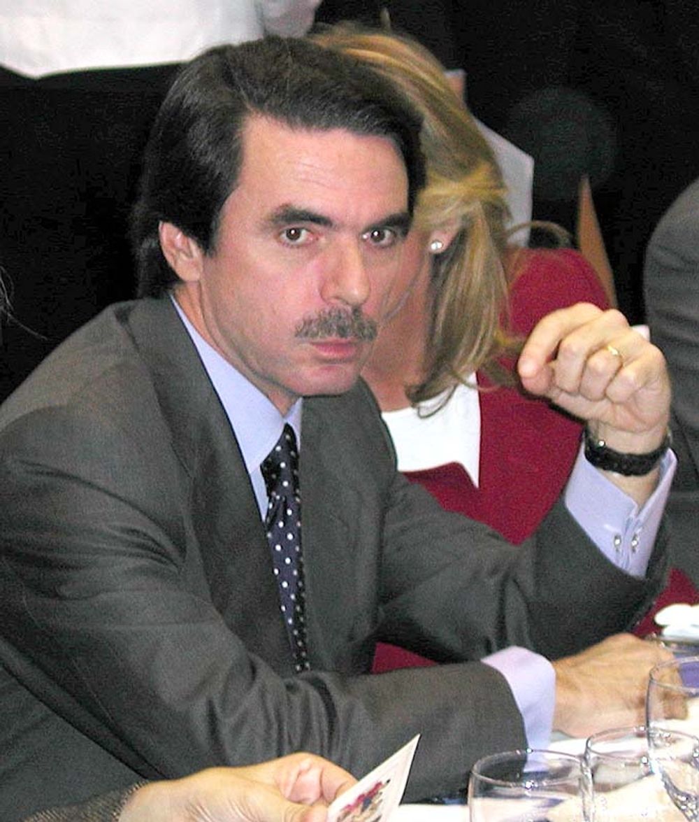 Jos&eacute; Mar&iacute;a Aznar lyfte som oppositionsledare h&ouml;gre traktamente fr&aring;n partiet &auml;n vad han fick i l&ouml;n som parlamentsledamot.