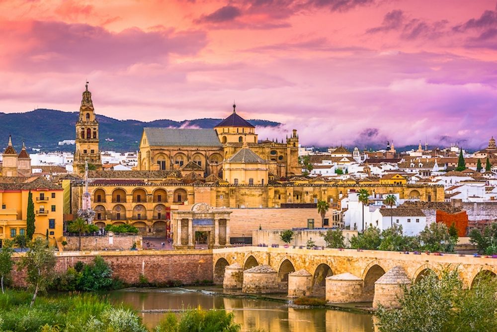 Spanien har i dagsl&auml;get 48 platser och monument med p&aring; Unescos v&auml;rldsarvslista, flest i v&auml;rlden efter Kina och Italien. P&aring; bilden syns La Mezquita de C&oacute;rdoba.