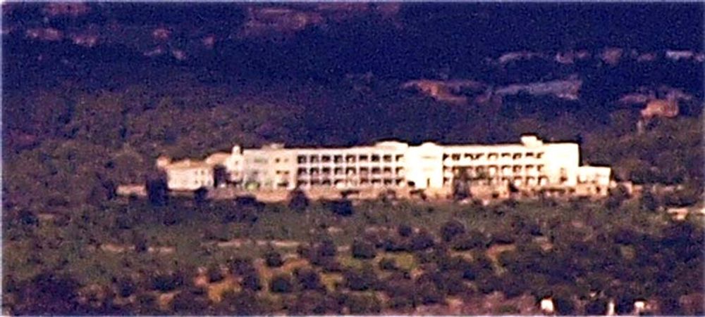 Hospital Joan March &auml;r ett av tv&aring; sjukhus som st&auml;ngs p&aring; Mallorca.