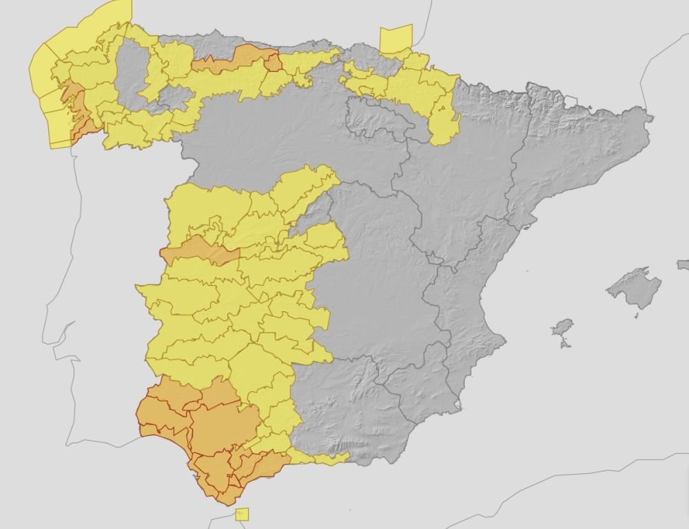 Myndigheterna i Andalusien manar till extrem f&ouml;rsiktighet inf&ouml;r kv&auml;llens v&auml;ntade ov&auml;der med risk f&ouml;r tornados och lokala &ouml;versv&auml;mningar p&aring; bland annat Costa del Sol. Foto: Aemet