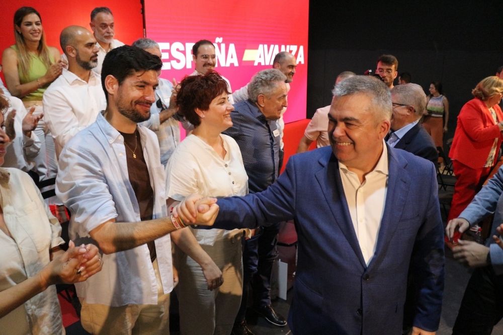 Korruptionsmisstankarna och h&auml;ktningen av Santos Cerd&aacute;n har chockat socialistpartiet. Foto: PSOE