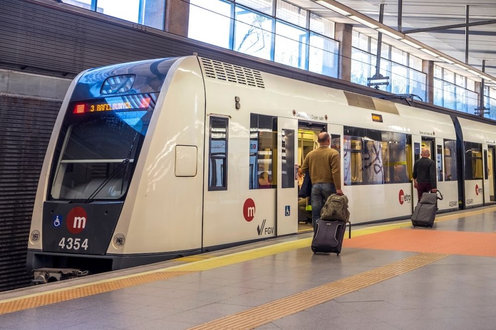 &Aring;terinvigningen av tunnelbanan utg&ouml;r ett viktigt steg mot normalitet i de &ouml;versv&auml;mningsdrabbade omr&aring;dena i Valencia.