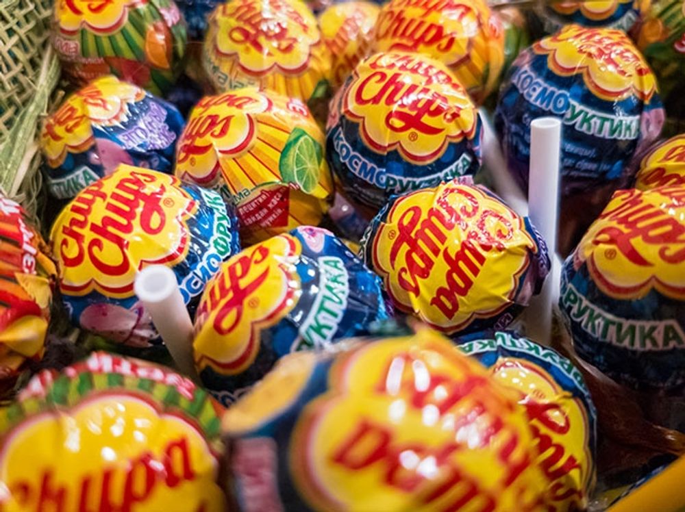 Chupa Chups &auml;r lika genialisk som god och har en logotyp som togs fram av sj&auml;lvaste Salvador Dal&iacute;.