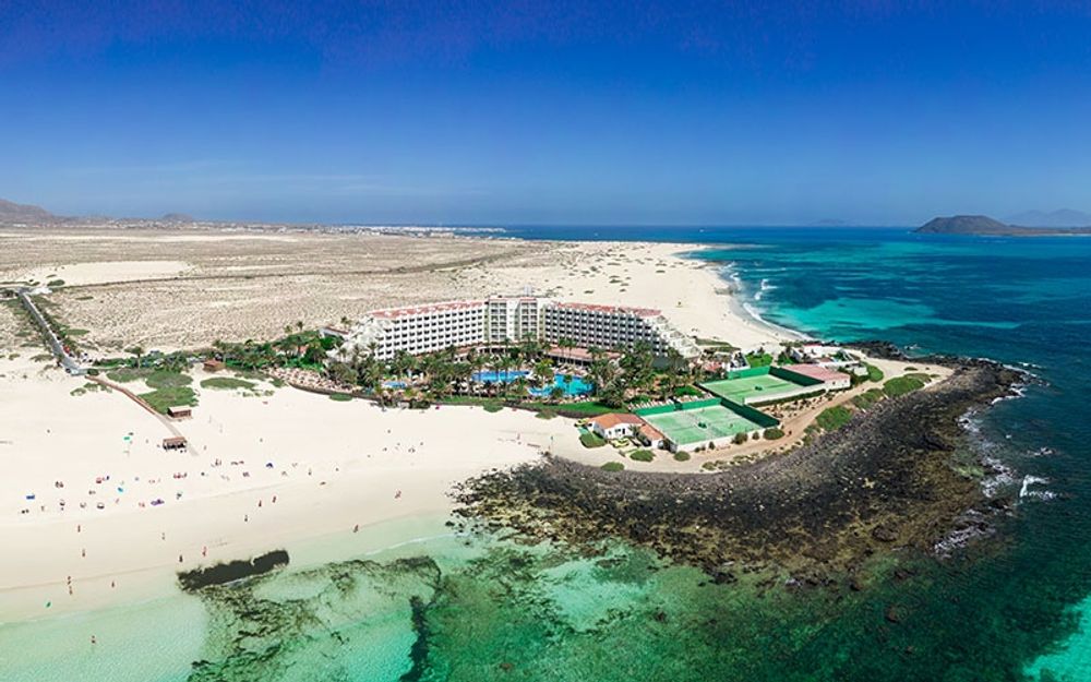 Hotel Oliva Beach befinns av milj&ouml;departementet ha brutit mot g&auml;llande kustnormer och ska d&auml;rf&ouml;r rivas.