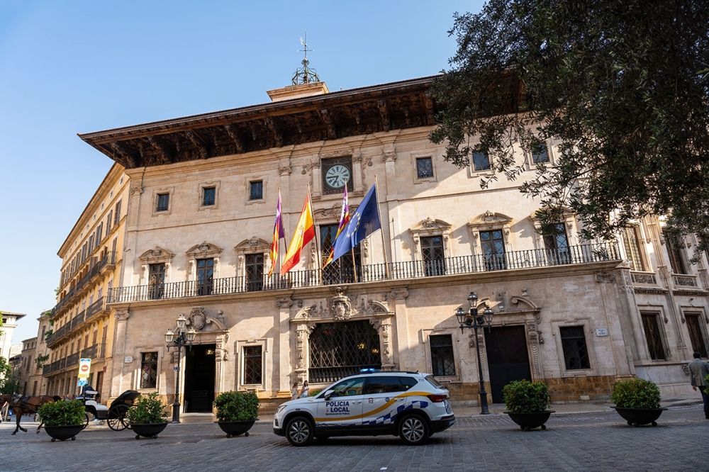 &Ouml;vervakningskameror spelade en avg&ouml;rande roll f&ouml;r att identifiera tjuven som slog till mitt under utcheckningen p&aring; hotellet i Palma.
