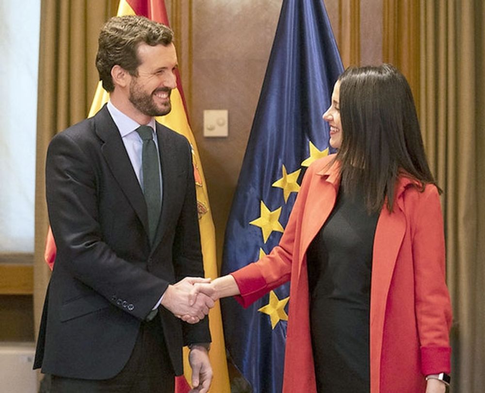 PP.s hittilsvarande kandidat i Baskien Alfonso Alonso v&auml;grade acceptera den koalitions&ouml;verenskommelse som undertecknats av partiledarna Pablo Casado (PP) och In&eacute;s Arrimadas (C:s). Foto: PP