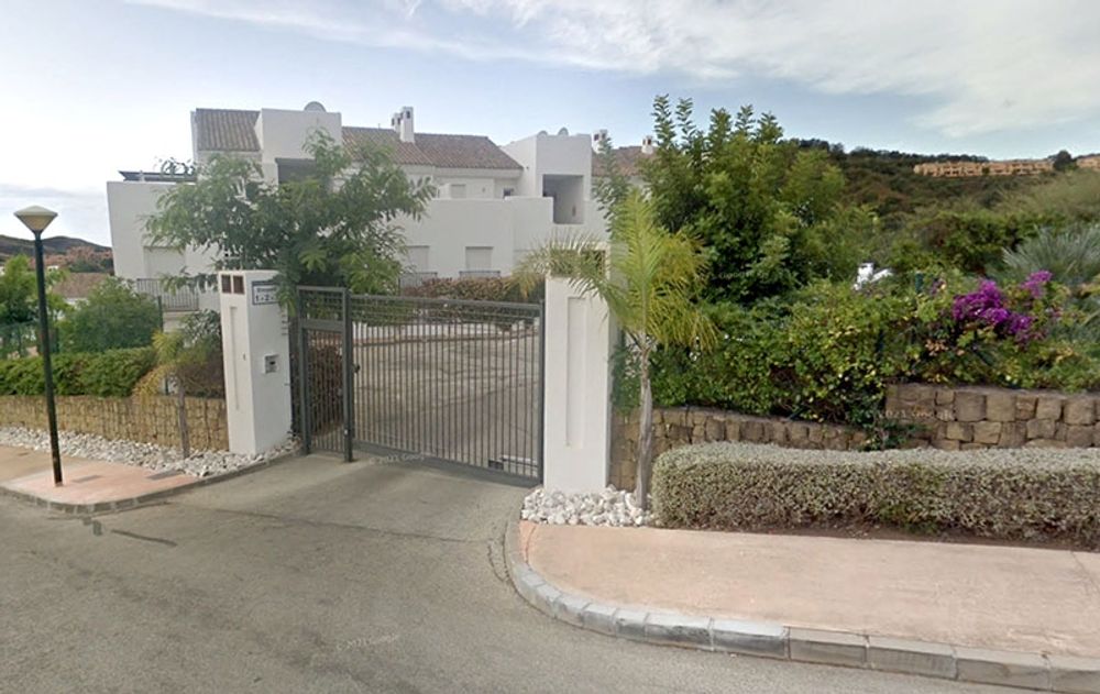 Det aktuella bostadsomr&aring;det ligger i La Mairena, i kommunen Oj&eacute;n. Foto: Google Maps