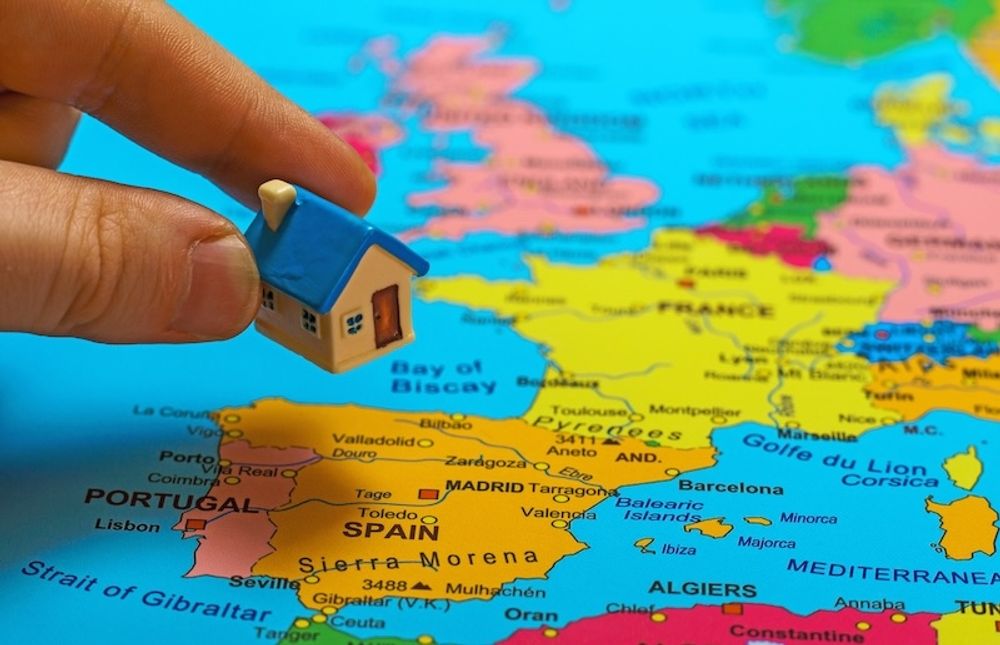 Regeringen och oppositionen i Spanien erk&auml;nner problemet med bostadsbrist och f&ouml;resl&aring;r delvis liknande &aring;tg&auml;rder f&ouml;r att l&ouml;sa det, men kan inte enas kring en gemensam strategi.