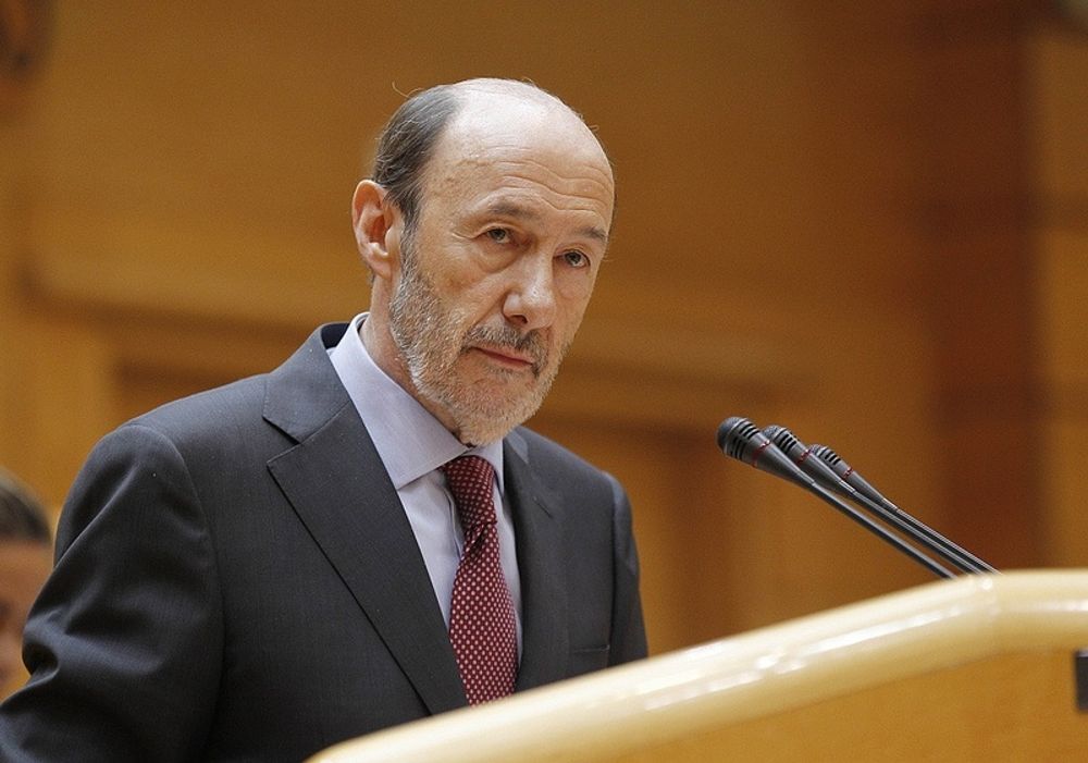 Oppositionsledaren Alfredo P&eacute;rez Rubalcaba anklagar Mariano Rajoy f&ouml;r att ljuga i parlamentet.