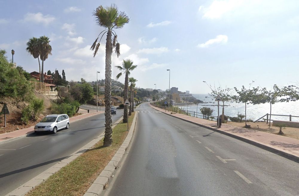En g&aring;ngbro vid Tres Calaveras kommer att vara &ouml;ver fyra meter h&ouml;g. Foto: Google Maps