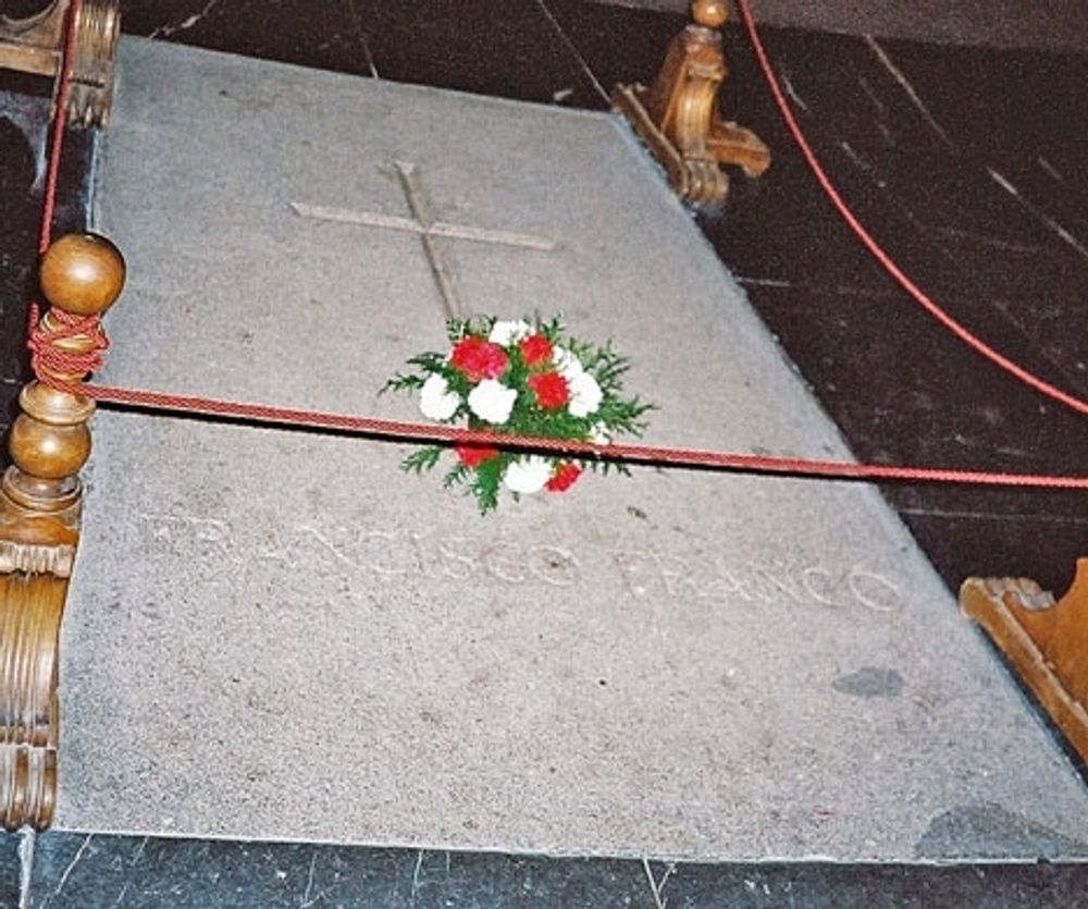Ett &ouml;verklagande har stoppat den planerade flytten av diktatorn Francos kvarlevor. Foto: Georgio/Wikimedia Commons