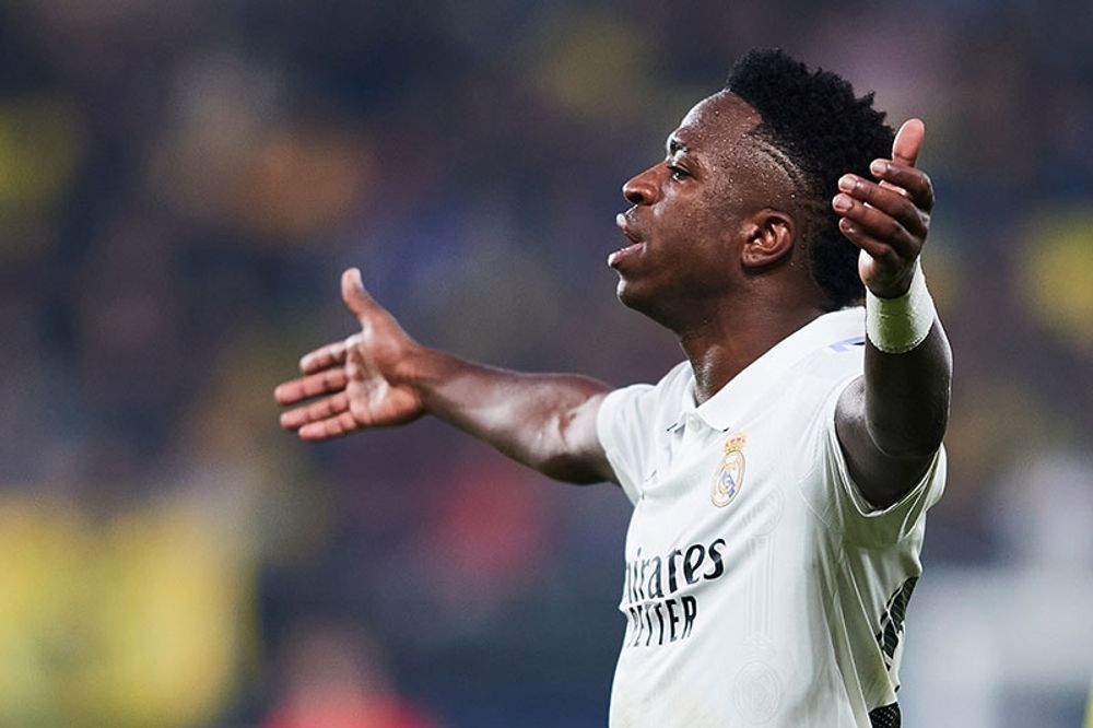 Real Madrids Vinicius J&uacute;nior &auml;r motst&aring;ndarsupportrarnas favorit som hatobjekt, men medan debatten fokuserar p&aring; huruvida Spanien &auml;r ett rasistiskt land menar Mats Bj&ouml;rkman att det finns ett betydligt mer utbrett gissel.