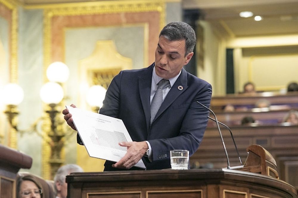 Pedro S&aacute;nchez varslar om en rad extraordin&auml;ra skatteint&auml;kter som tilltalar regeringens traditionella st&ouml;dpartier. Foto: PSOE