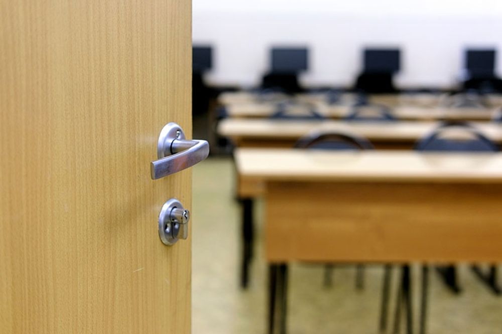F&ouml;r&auml;ldrarna missn&ouml;je har f&aring;tt ledningen f&ouml;r en offentlig skola i Sabadell p&aring; fall. (Arkivbild)