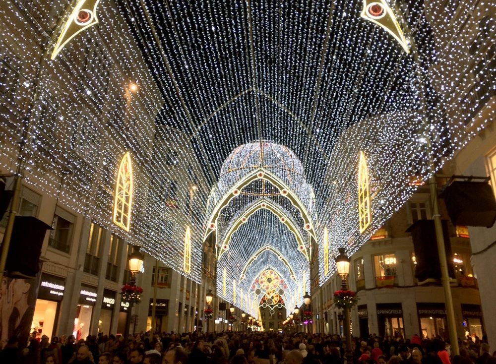 Calle Larios i M&aacute;laga kommer &aring;terigen att bli stadens centrala samlingsplats under den kommande julperioden, d&aring; &aring;rets ljusshow t&auml;nds den 28 november.