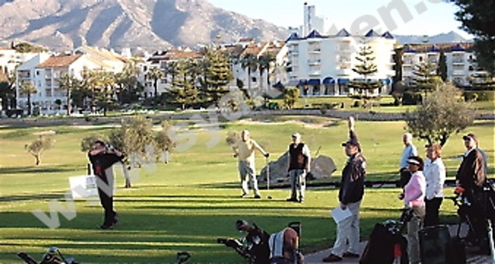 Det vara rena stort&auml;vlingsst&auml;mningen p&aring; utslagstee p&aring; Mijas/Olivos 9 februari, med mycket publik.