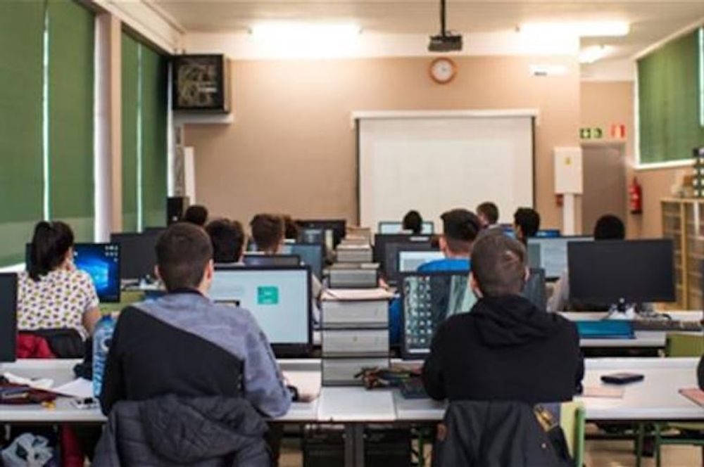 En ny studie visar att SARS-CoV-2 inte sprids i n&aring;gon anm&auml;rkningsv&auml;rd utstr&auml;ckning i skolan.