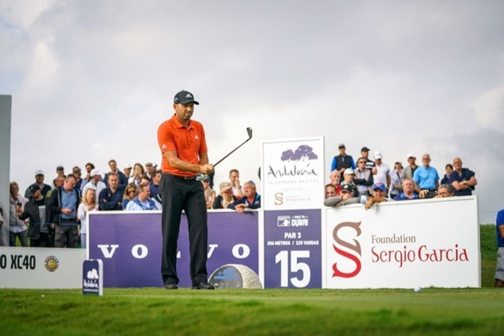 Sergio Garc&iacute;a f&ouml;rsvarade &aring;ter sin titel i Valderrama, i en t&auml;vling som blev n&aring;got avslagen beroende p&aring; bland annat v&auml;dret. Foto: RC Valderrama