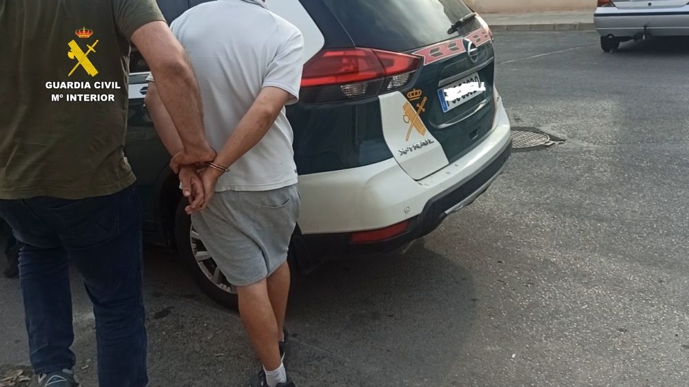 Tv&aring; personer som kopplas till skjutningen n&auml;ra k&ouml;pcentret Zenia Boulevard har gripits. Foto: Guardia Civil