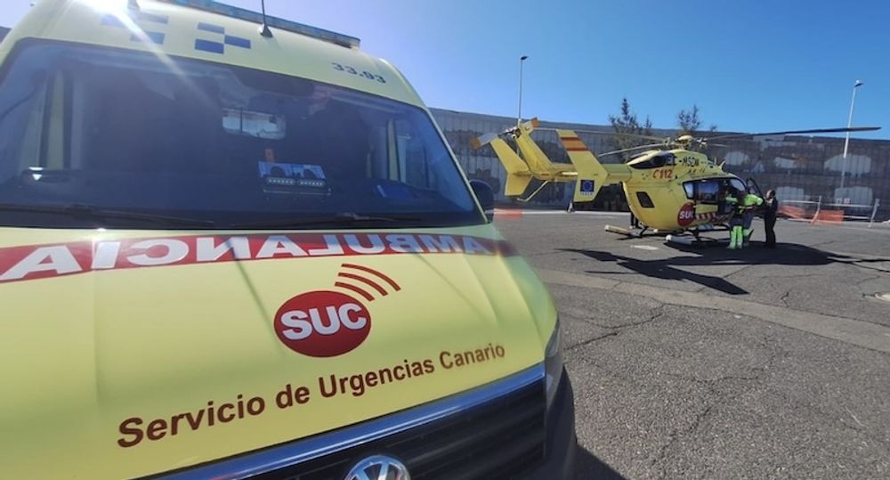 S&aring;v&auml;l ambulans som helikopter anv&auml;ndes f&ouml;r att r&auml;dda den svenske mannen och f&ouml;ra honom till sjukhus med livet i beh&aring;ll. Foto: CECOES