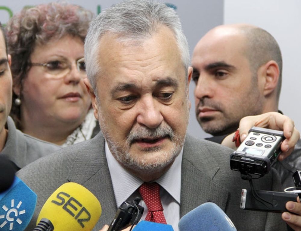 Tidigare regionalpresidenten i Andalusien Jos&eacute; Antonio Gri&ntilde;&aacute;n (PSOE) har d&ouml;mts till sex &aring;rs f&auml;ngelse och nio &aring;rs tj&auml;nstef&ouml;rbud.