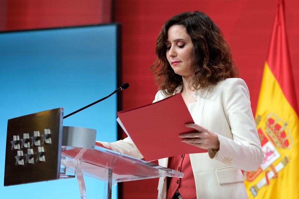 Madrids regionpresident Isabel D&iacute;az Ayuso har upprepade g&aring;nger f&ouml;rsvarat sin sambo och gjort g&auml;llande att utredningen &auml;r en politisk kampanj mot henne.