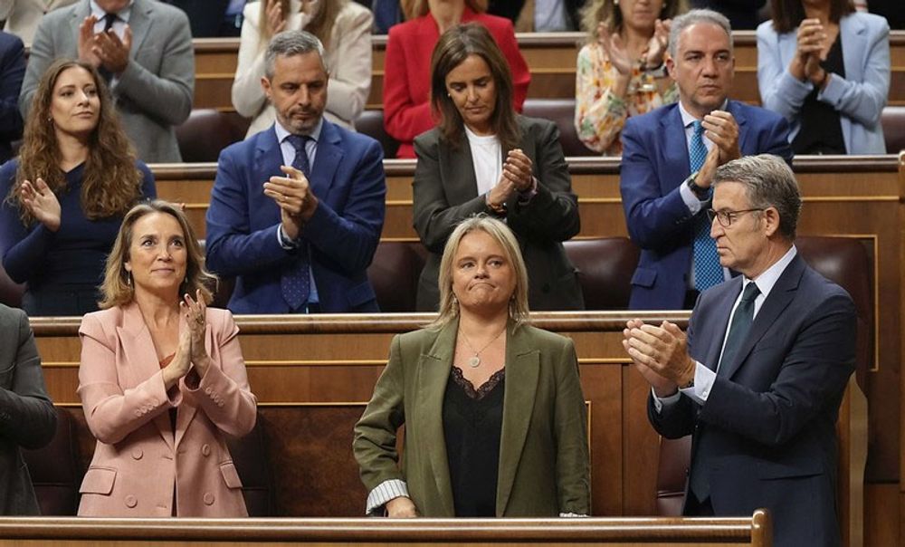 I debatten som skulle handla om migration iscensatte Partido Popular ett mycket kritiserat spektakel, n&auml;r de l&auml;t sin senatsledamot Marimar Blanco avbryta regeringschefen Pedro S&aacute;nchez n&auml;r denne hade ordet. Marimars bror Miguel &Aacute;ngel Blanco m&ouml;rdades av ETA 1997. Foto: PP