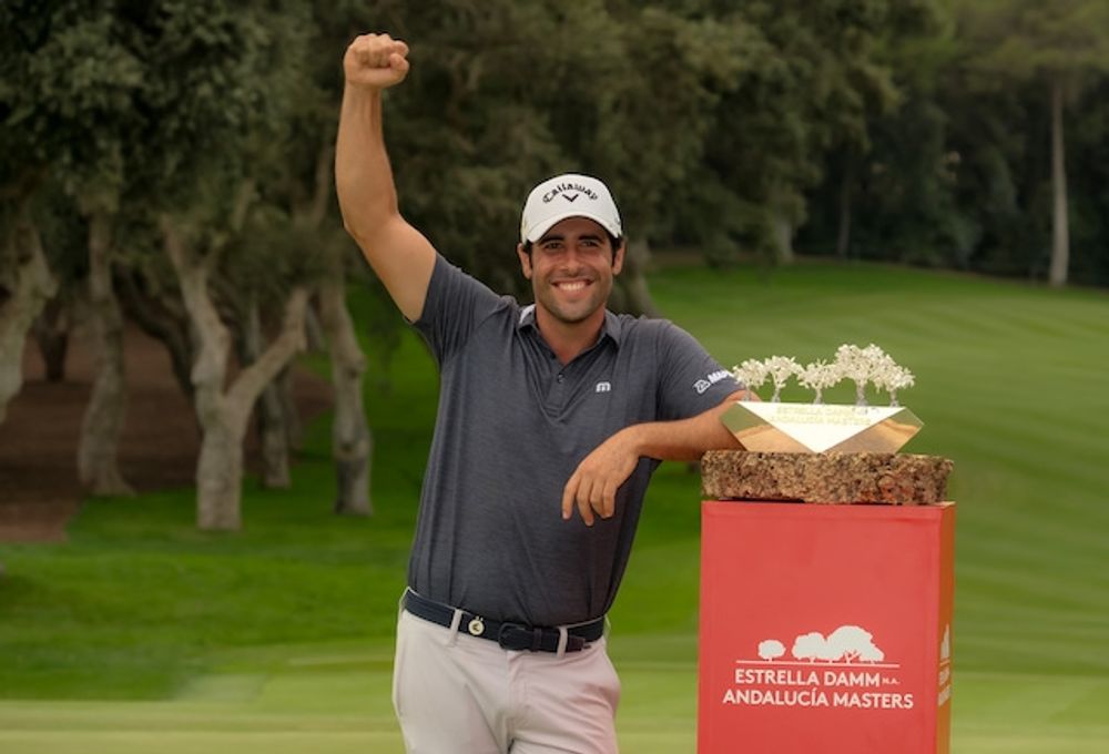 Adri&aacute;n Otaegui vann Estrella Damm N.A Andaluc&iacute;a Masters  med rekordnoteringen 19 slag under par. Foto: Real Club Valderrama