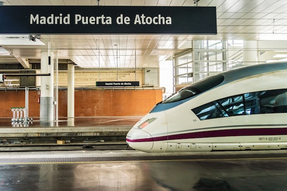 Inga l&aring;ngdistanst&aring;g kunde varken anl&auml;nda eller avg&aring; fr&aring;n Atocha i Madrid under mer &auml;n tv&aring; timmar.