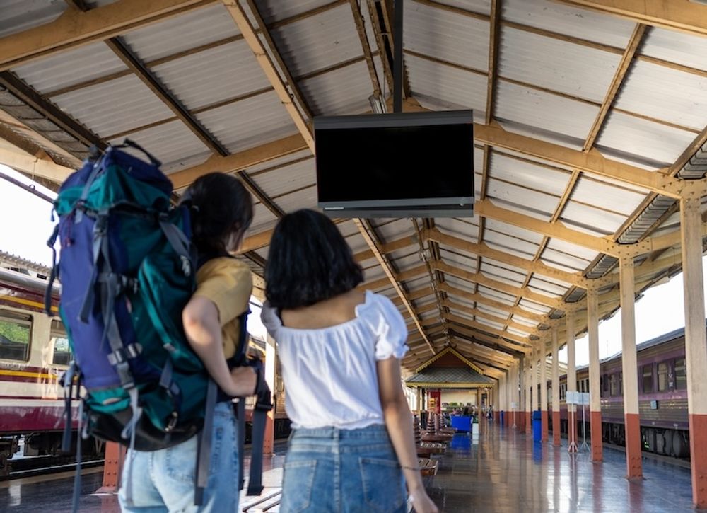 Ungdomar mellan 18 och 30 &aring;r kan i sommar resa mycket billigt med t&aring;g och vissa bussar b&aring;de i Spanien och &ouml;vriga Europa.