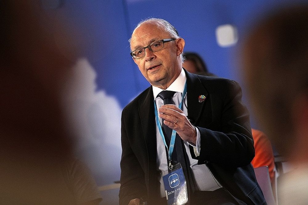 Skatteministern Crist&oacute;bal Montoro har &auml;nnu inte lyckats bromsa det skenande statsunderskottet.