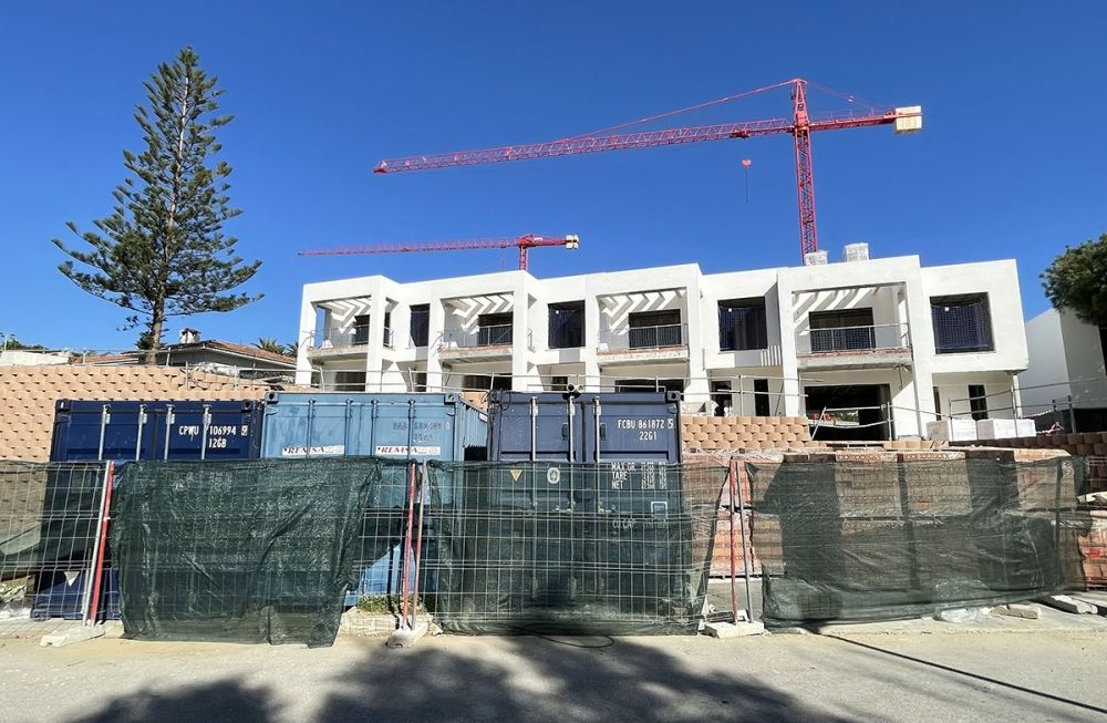 Enligt en internationell studie g&aring;r omkring elva procent av budgeten f&ouml;r bostadsprojekt i Spanien till att &aring;tg&auml;rda brister orsakade av otydlig eller felaktig information.